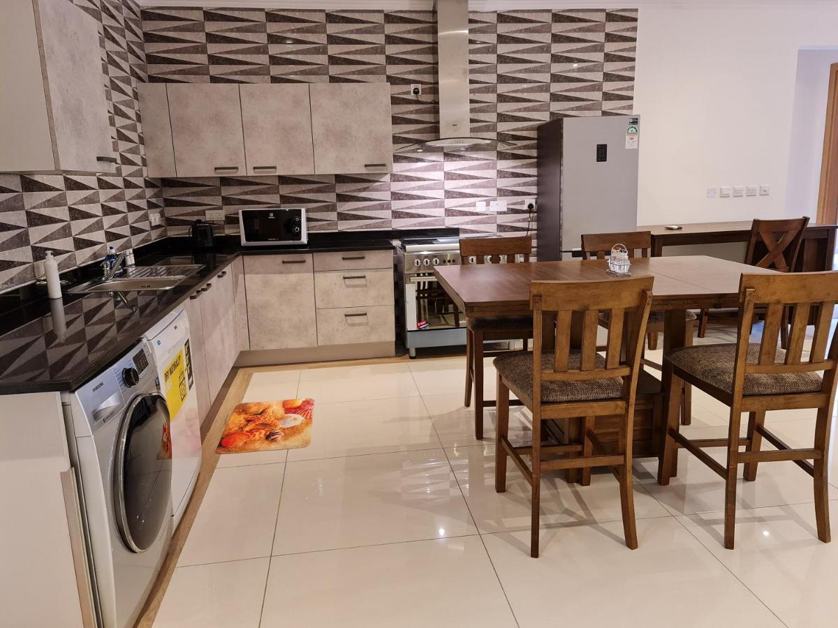 Royale Suites By Arc Royal Luxury Apts Анс Роял Екстериор снимка