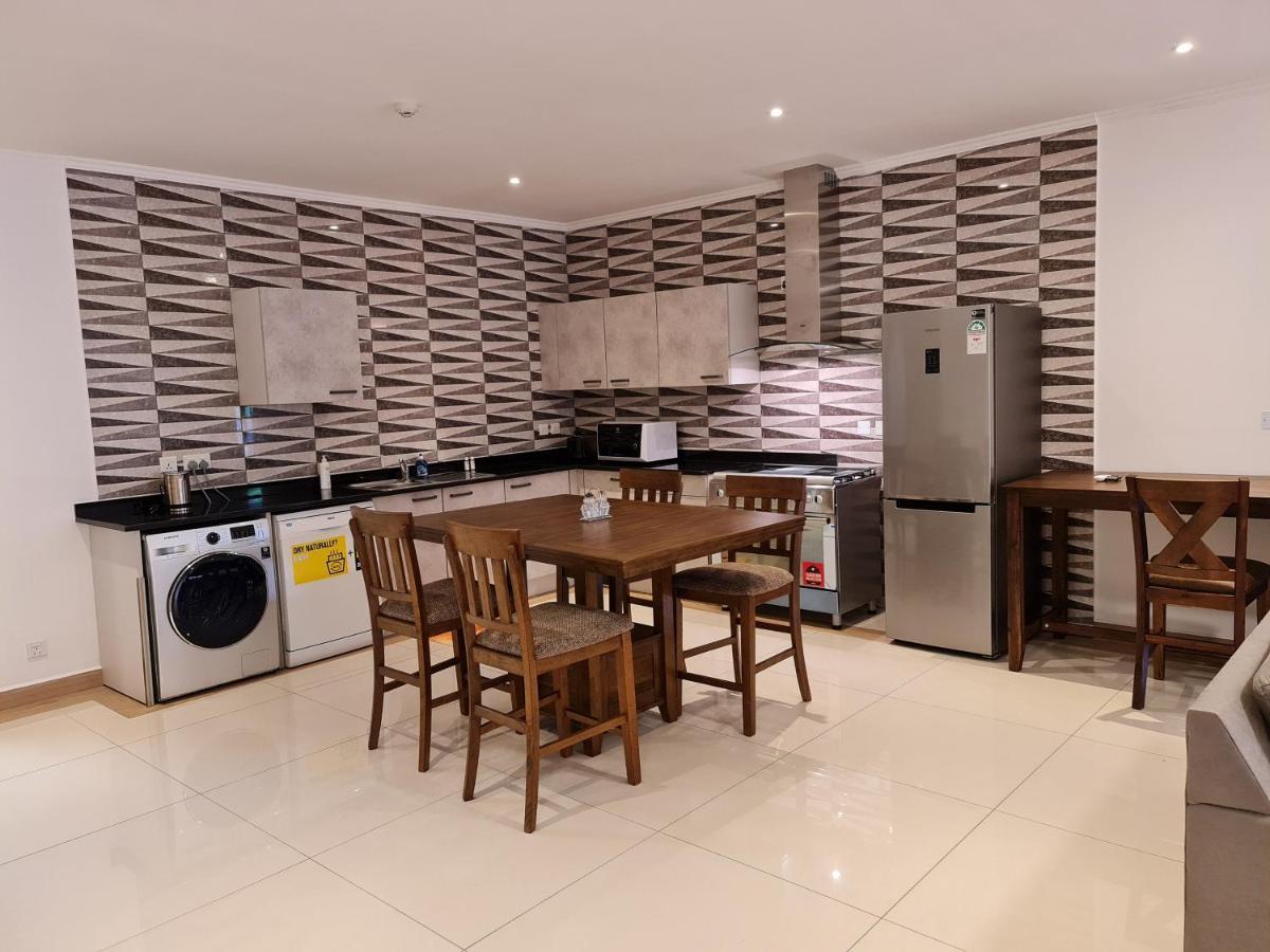 Royale Suites By Arc Royal Luxury Apts Анс Роял Екстериор снимка