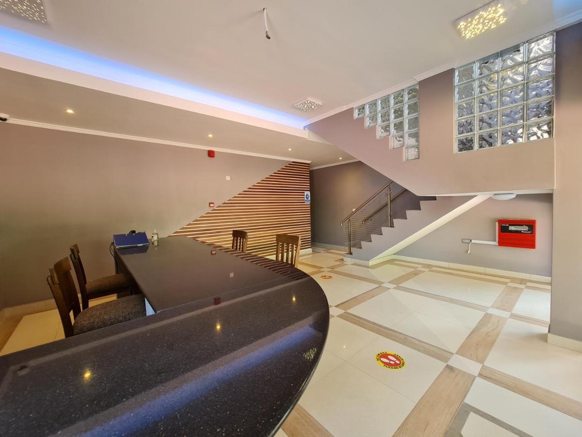 Royale Suites By Arc Royal Luxury Apts Анс Роял Екстериор снимка