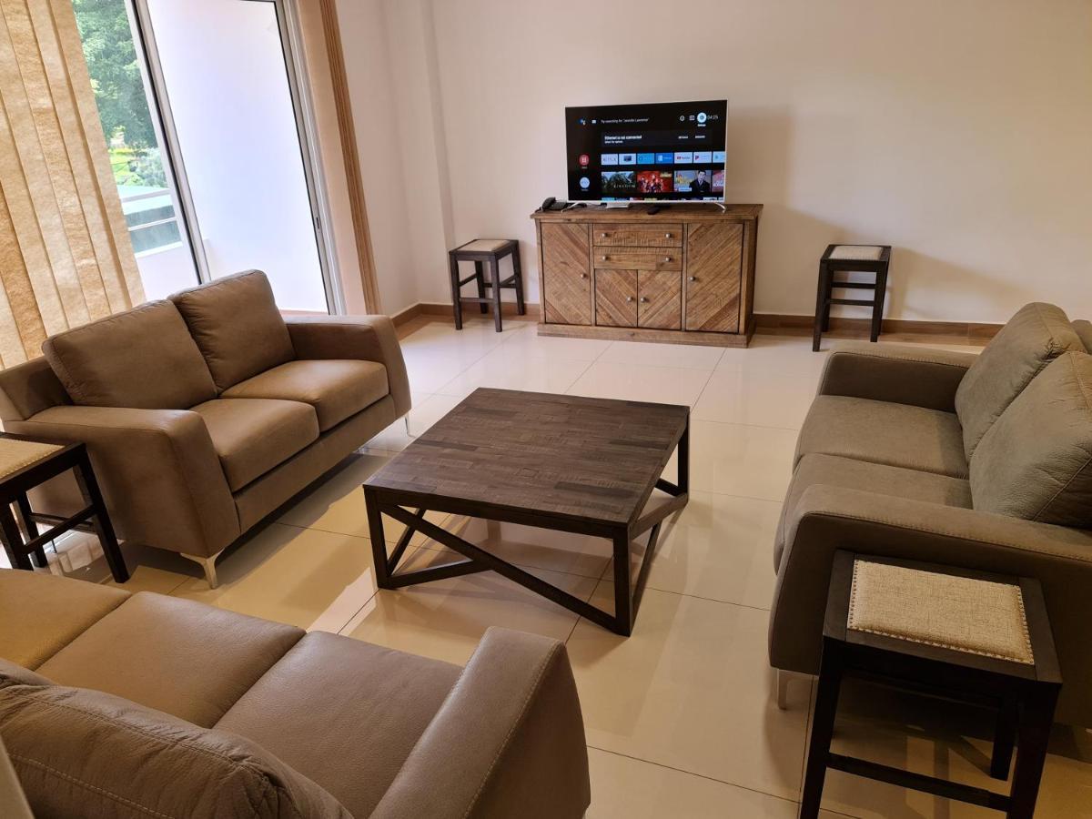 Royale Suites By Arc Royal Luxury Apts Анс Роял Екстериор снимка