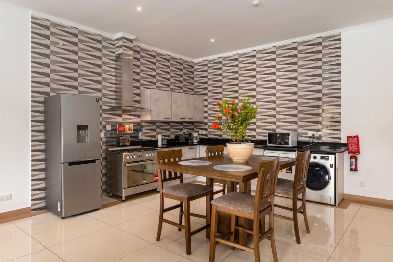 Royale Suites By Arc Royal Luxury Apts Анс Роял Екстериор снимка